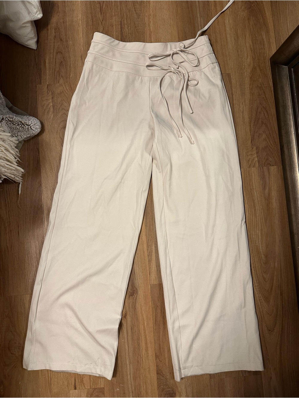 Women's Wide-Leg Trousers - Cream